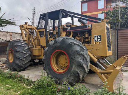 Skidder CAT 518