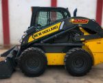 Minicargadora NEW HOLLAND L-225