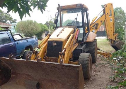 Retroexcavadora JCB 214E