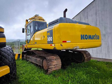 Excavadora Komatsu PC300-7