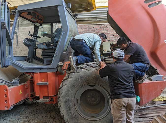 Servicios de reparacion y mantenimiento de maquinaria pesada