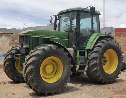 Tractor agrícola John Deere 7700