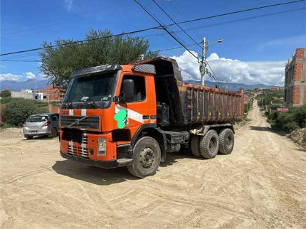 Volqueta Volvo FM12 380