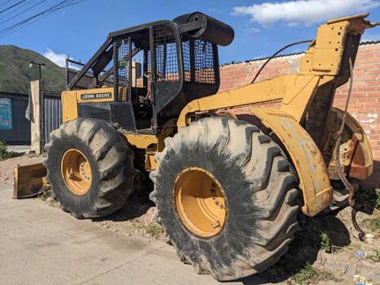 Skidder John Deere