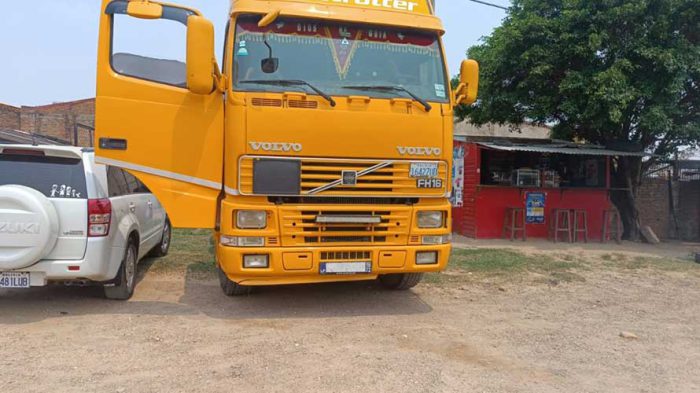 Tracto camión Volvo FH16