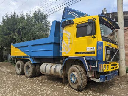 Volqueta Volvo F12