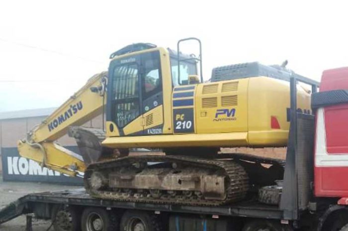 Excavadora Komatsu PC210 año 2017